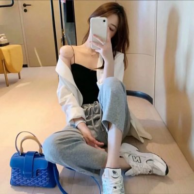 恨君不似江楼月